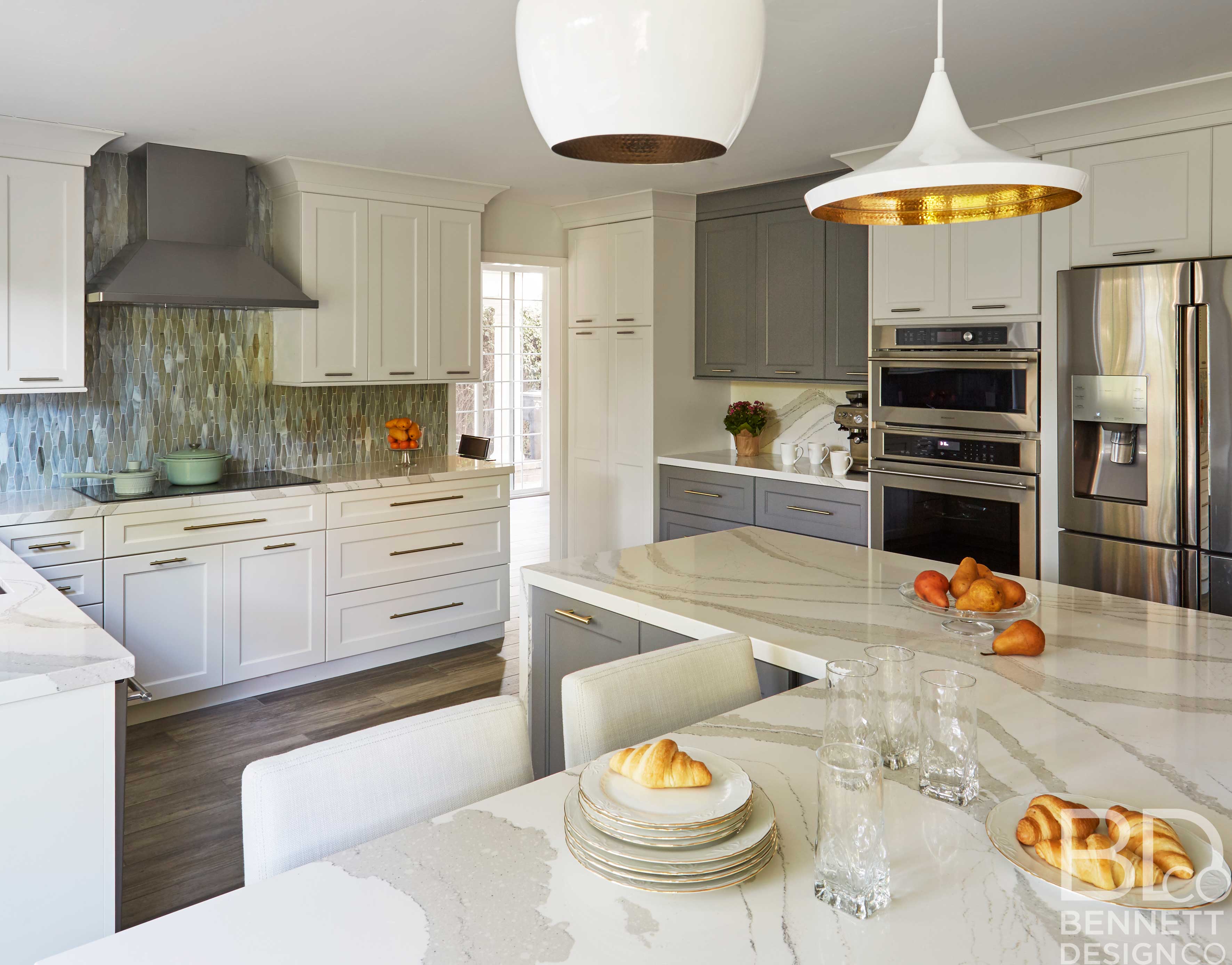 two-tone_transitional_kitchen_remodel-3-(5)